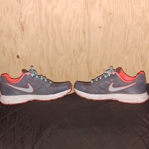 Womens Nikes size 10.5